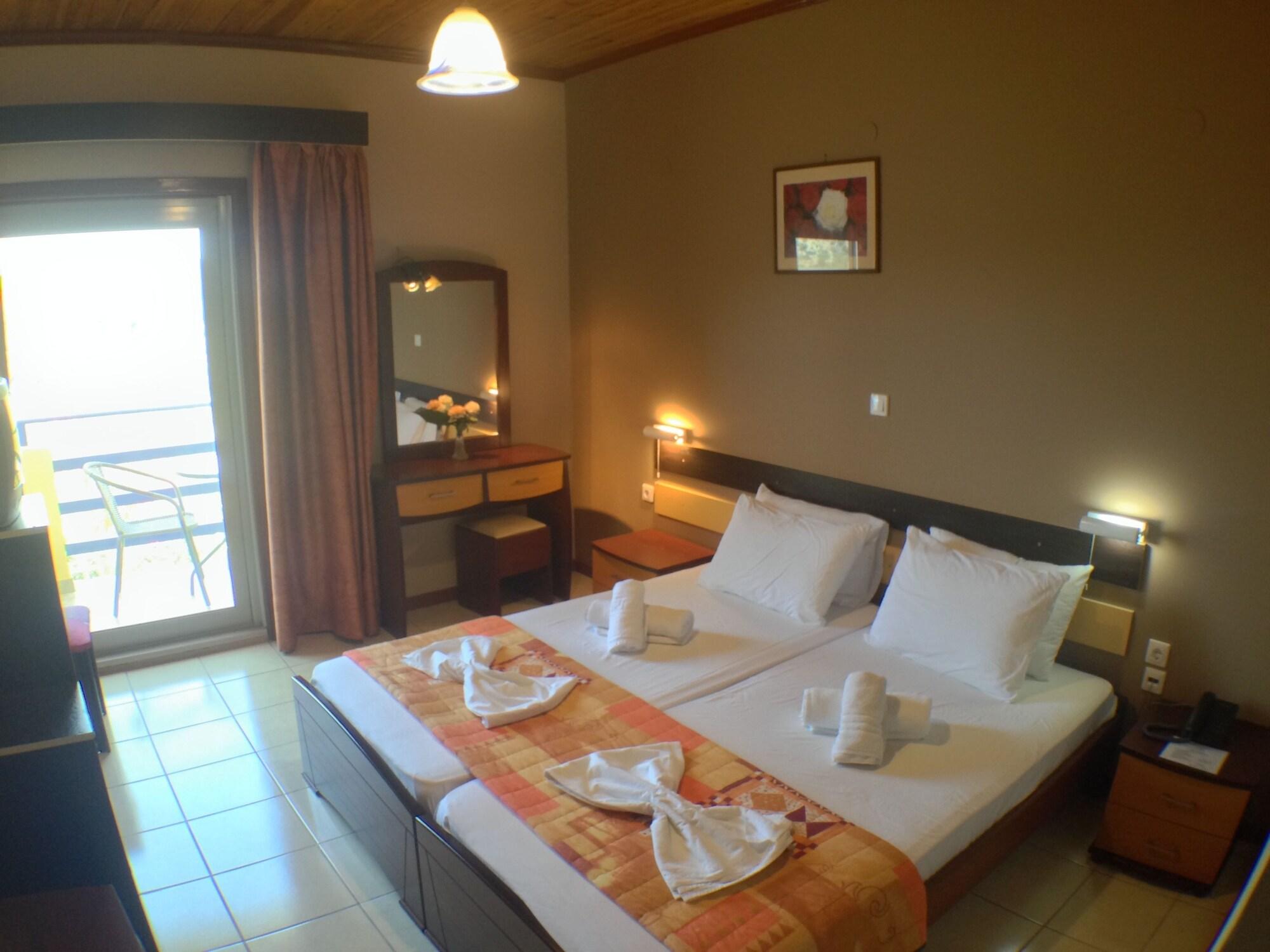 Politia Hotel Áyios Nikítas Екстериор снимка