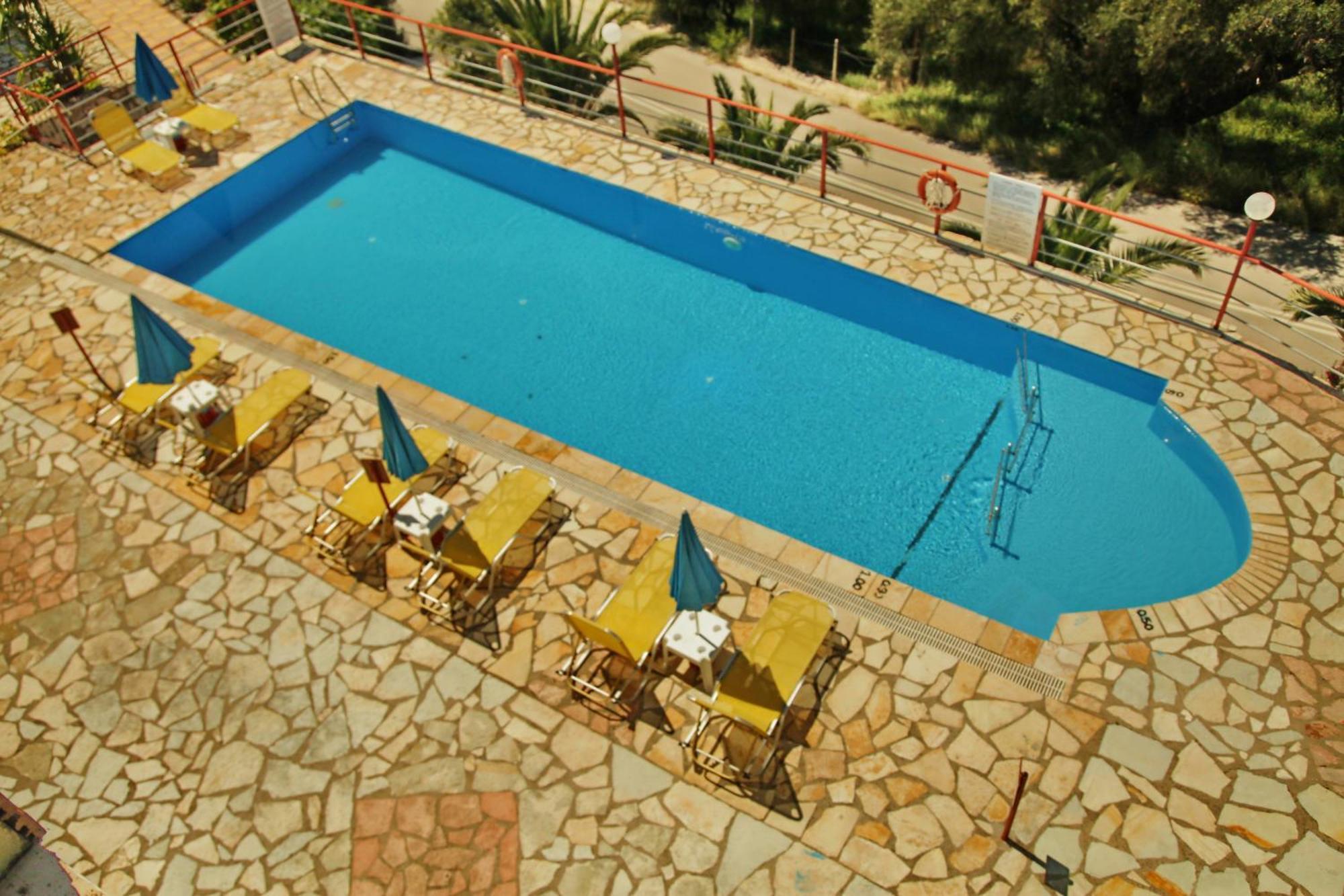 Politia Hotel Áyios Nikítas Екстериор снимка