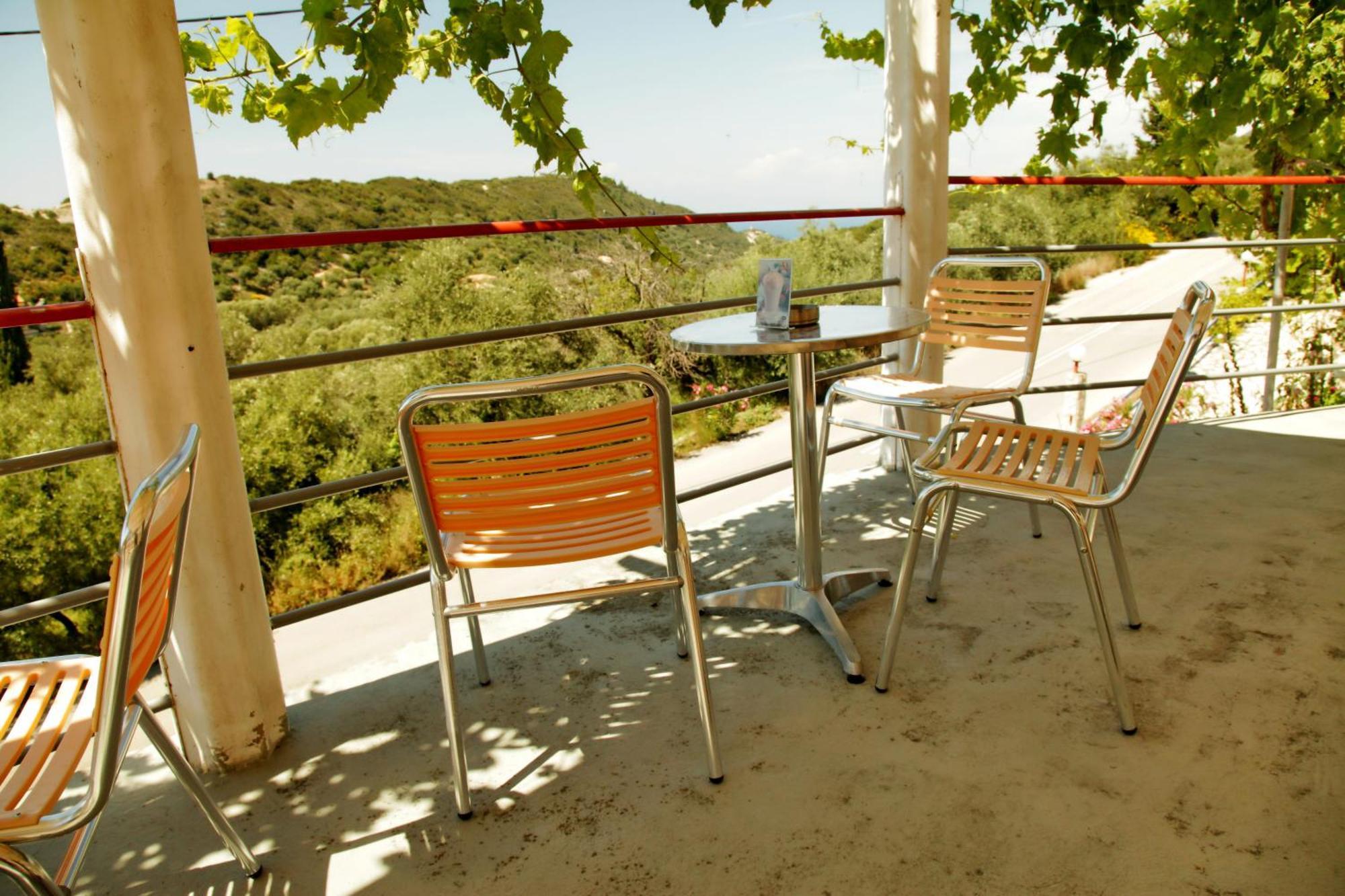 Politia Hotel Áyios Nikítas Екстериор снимка