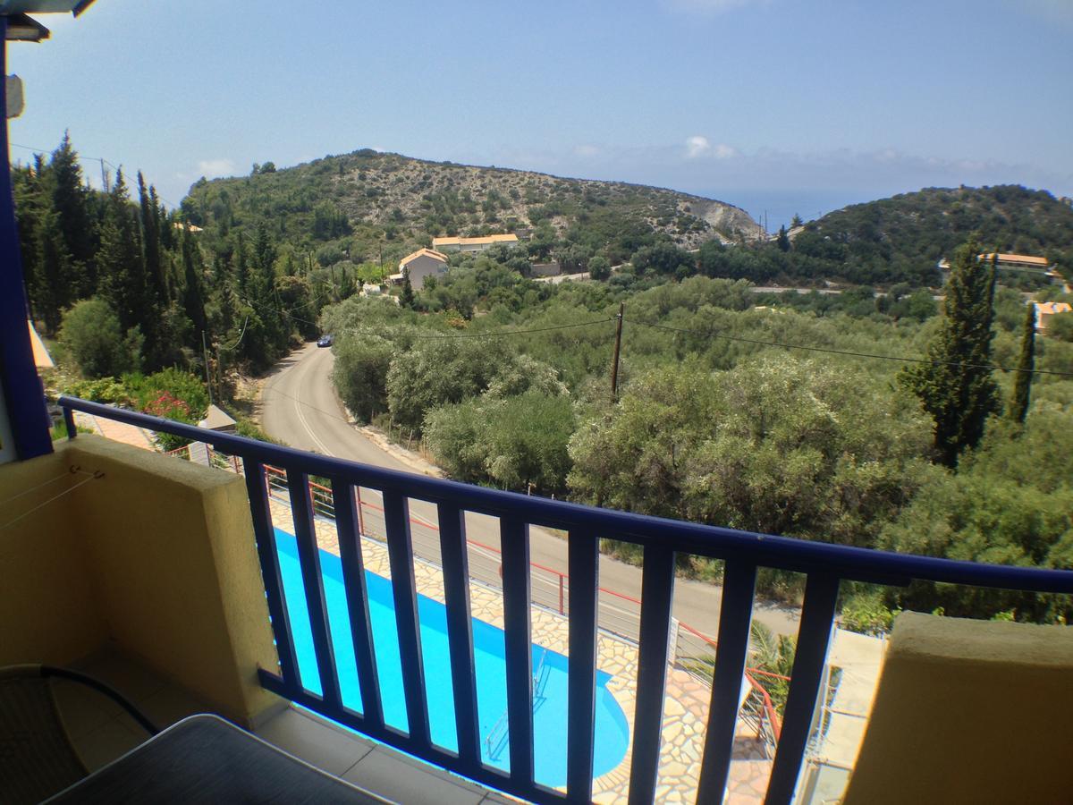 Politia Hotel Áyios Nikítas Екстериор снимка