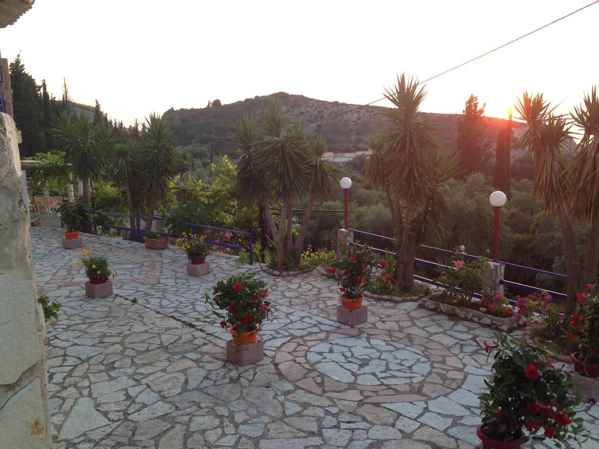 Politia Hotel Áyios Nikítas Екстериор снимка